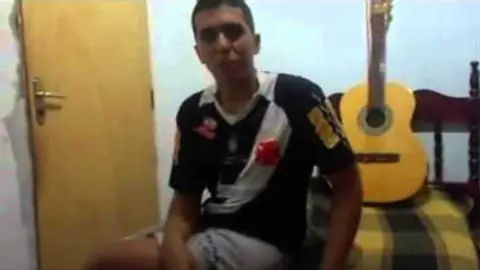 Daniel Salviano contando como é o curso