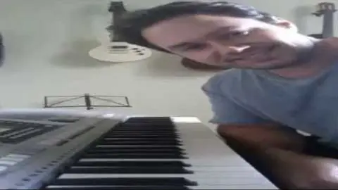 Rodrigo Lopes ao teclado
